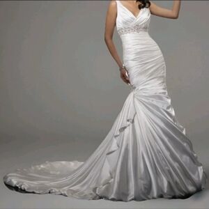 Sottero and Midgley Adore Louise Size 6 NWOT